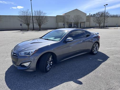 Photo 1 of 12 of 2015 Hyundai Genesis Coupe 3.8 R-Spec